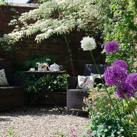 The Hollies Bed And Breakfast Uppingham Εξωτερικό φωτογραφία