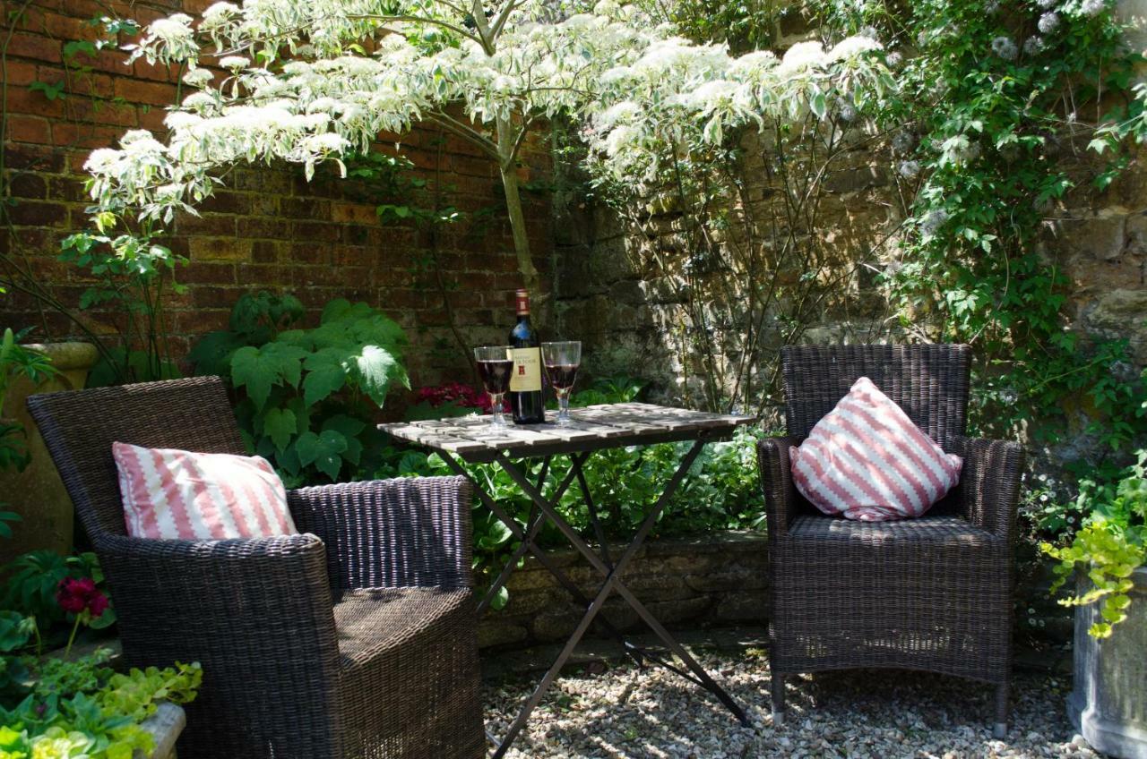 The Hollies Bed And Breakfast Uppingham Εξωτερικό φωτογραφία