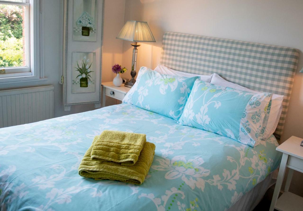The Hollies Bed And Breakfast Uppingham Εξωτερικό φωτογραφία